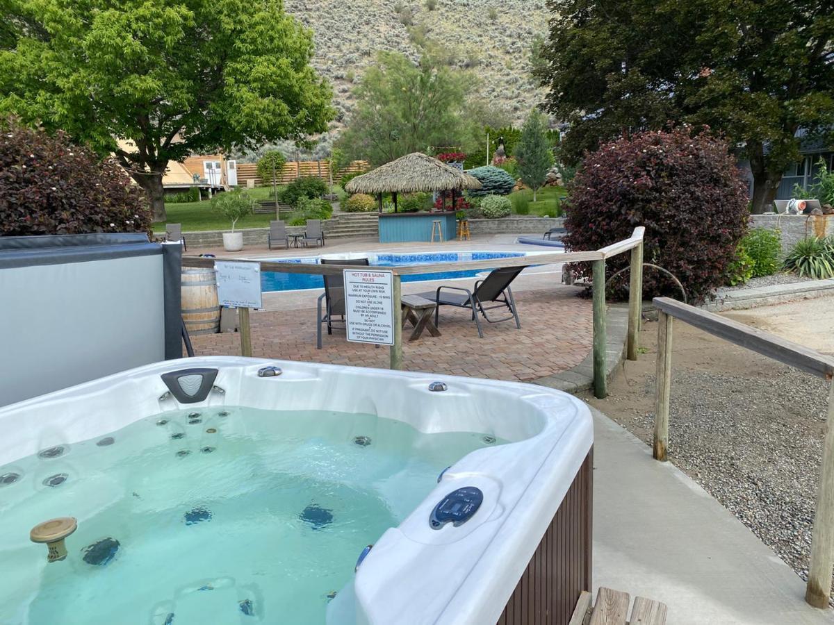 Similkameen Wild Resort & Winery Retreat Osoyoos Exterior photo