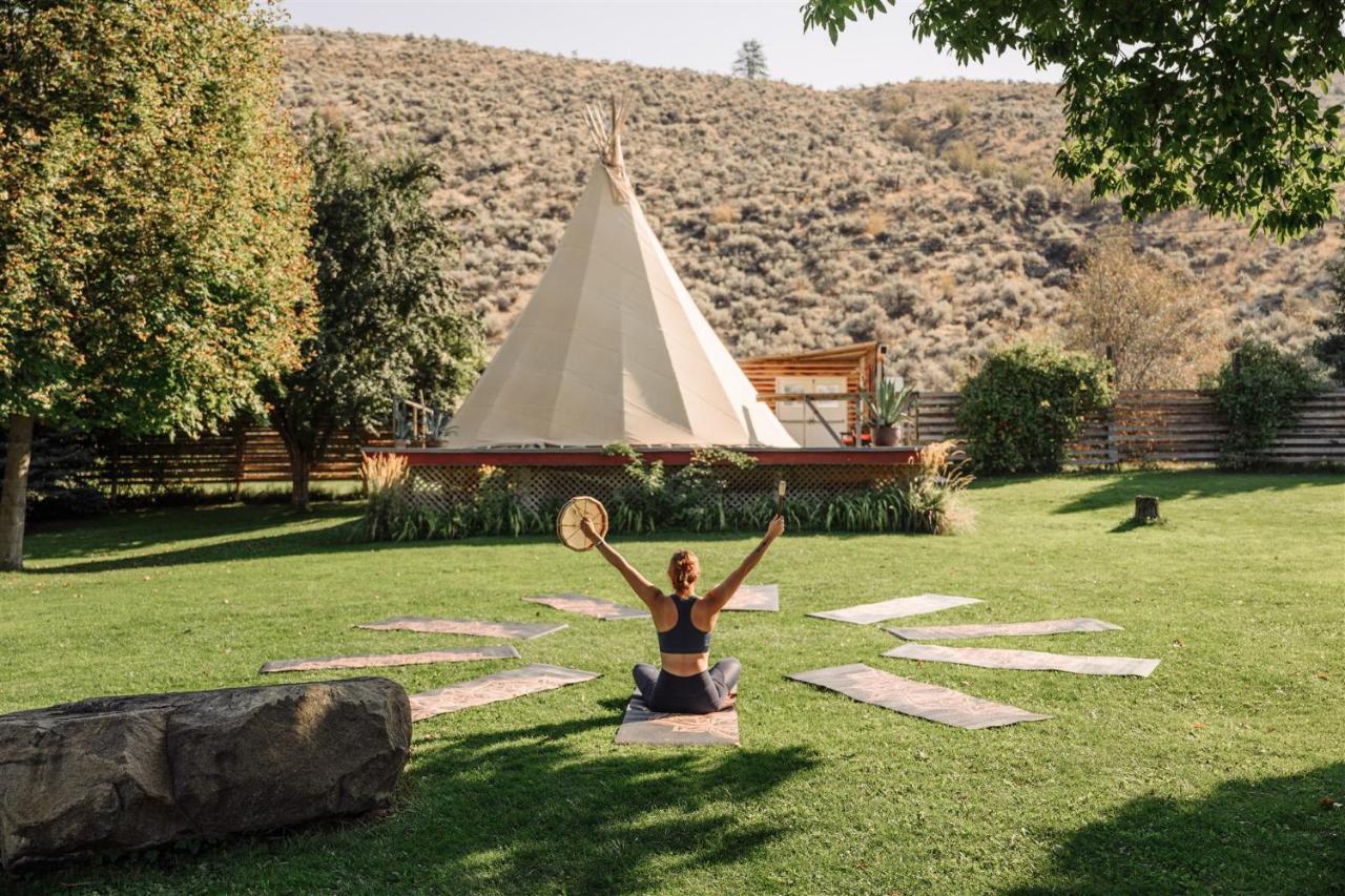 Similkameen Wild Resort & Winery Retreat Osoyoos Exterior photo