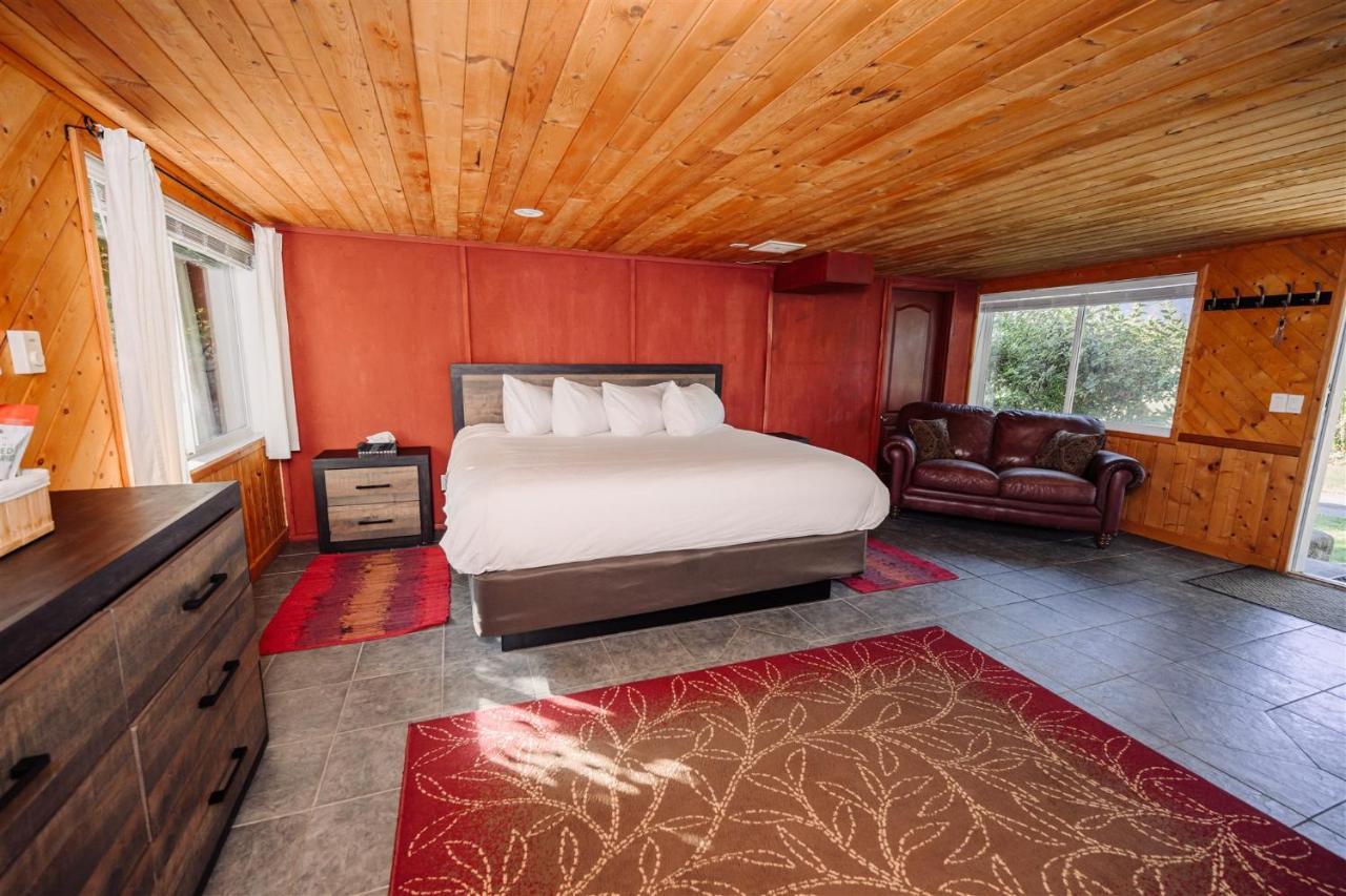 Similkameen Wild Resort & Winery Retreat Osoyoos Exterior photo