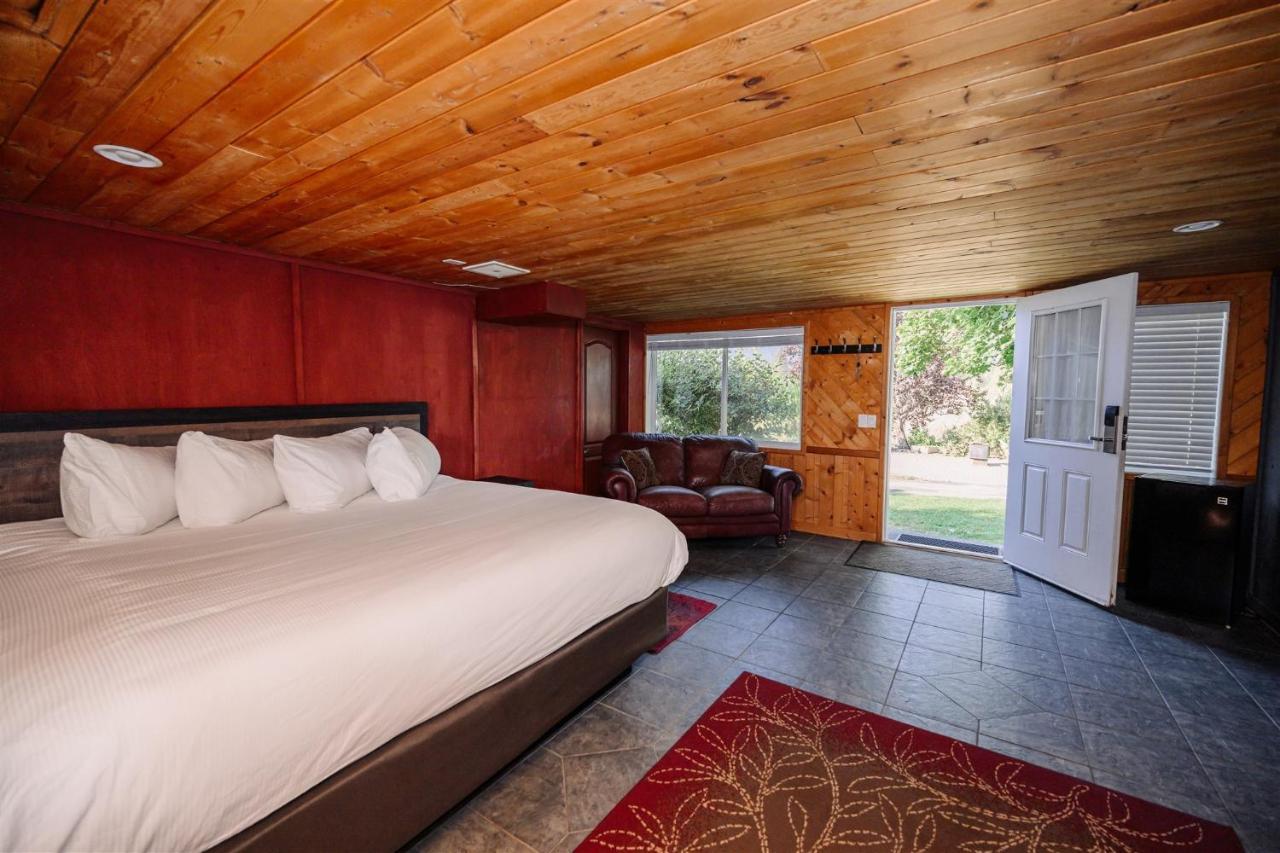 Similkameen Wild Resort & Winery Retreat Osoyoos Exterior photo